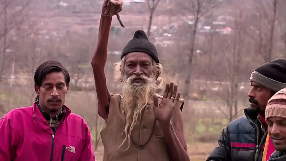 Indian Man Let His Arm Atrophy And His Fingernails Turn Into Claws Over An Epiphany He Had In 1973