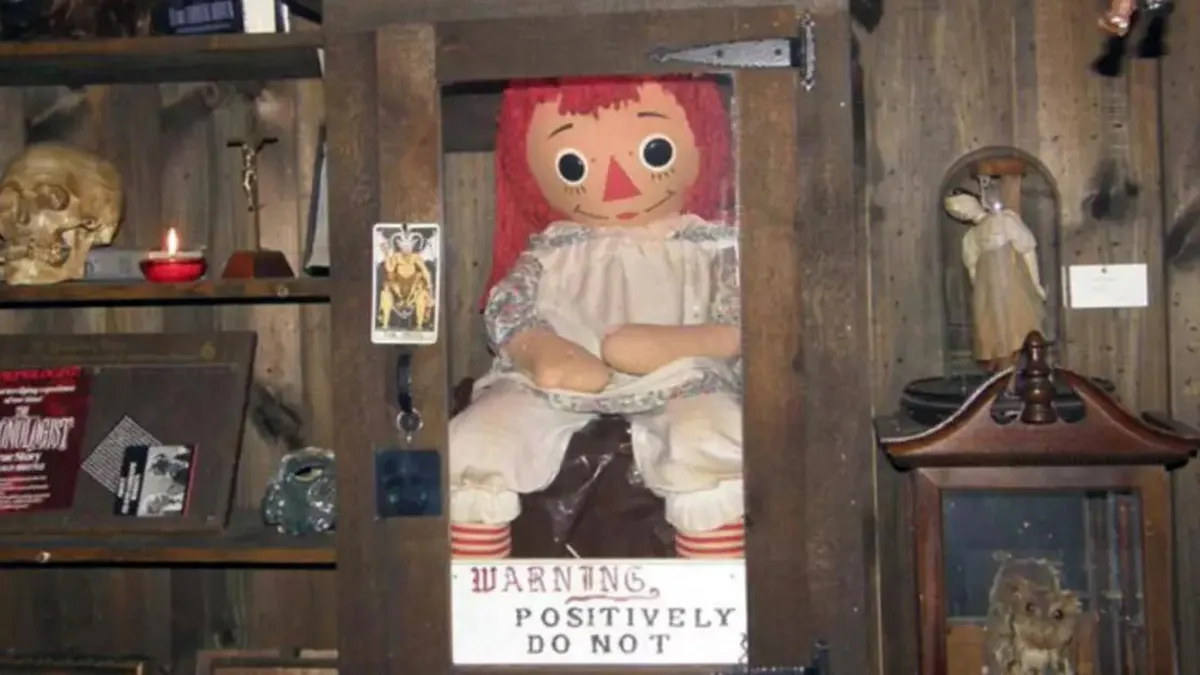 This Researcher Breaks Down The 20 Most Cursed Objects In History And What Happened To Their Owners