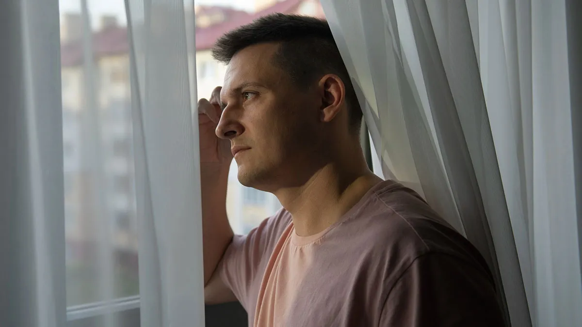 Neighbors Keep Hosting Large Gatherings Without Making Sounds, Guy Finally Learns What They’re Doing