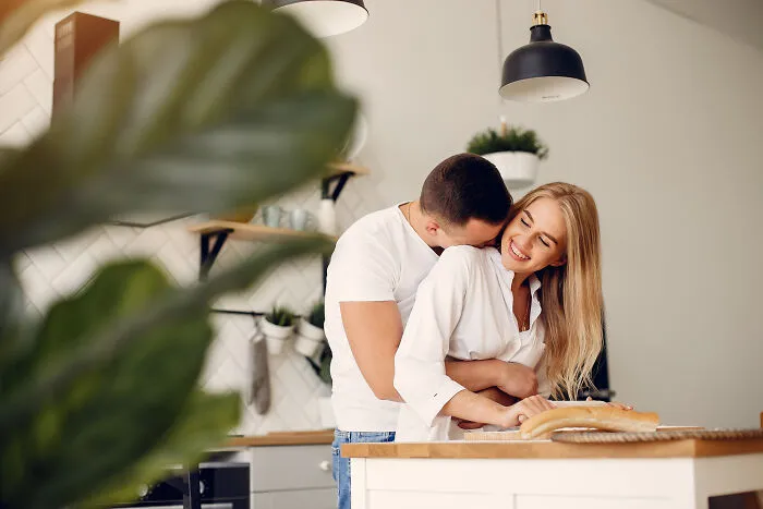 33 Cheating Discovery Stories So Unhinged They Sound Too Wild To Be Real