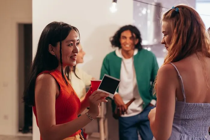 88 Uncanny Mind Tricks People Share That Secretly Give You The Upper Hand
