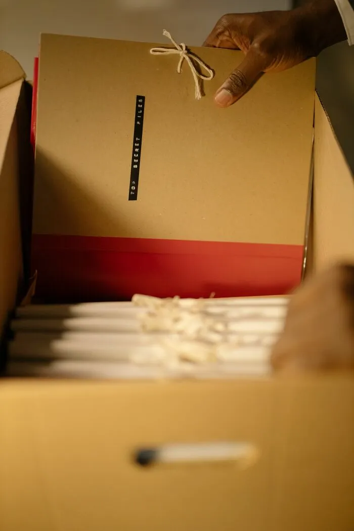 76 Scandalous Things People Learned About Their Colleagues