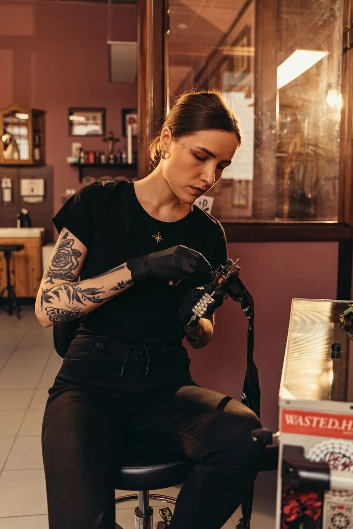76 Scandalous Things People Learned About Their Colleagues
