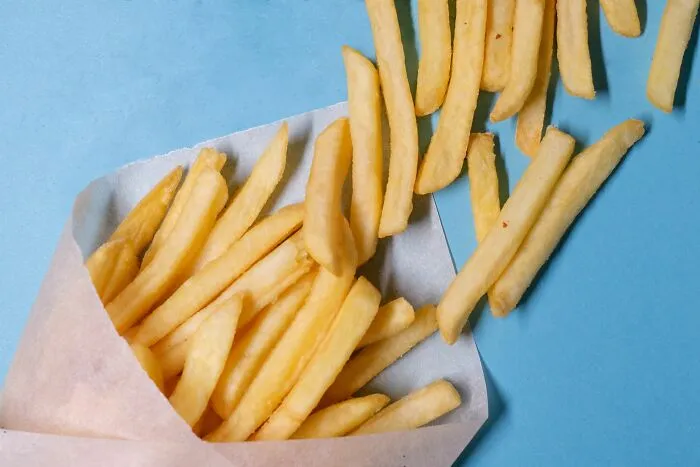 42 Awkward Situations And Wild Drive-Through Stories As Customers Don’t Know Employees Can Hear Them