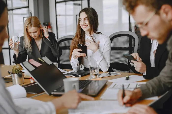 76 Scandalous Things People Learned About Their Colleagues