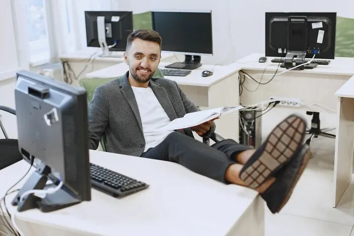 33 Employees Share Raw Opinions On Why They Refuse To Go The Extra Mile At Work
