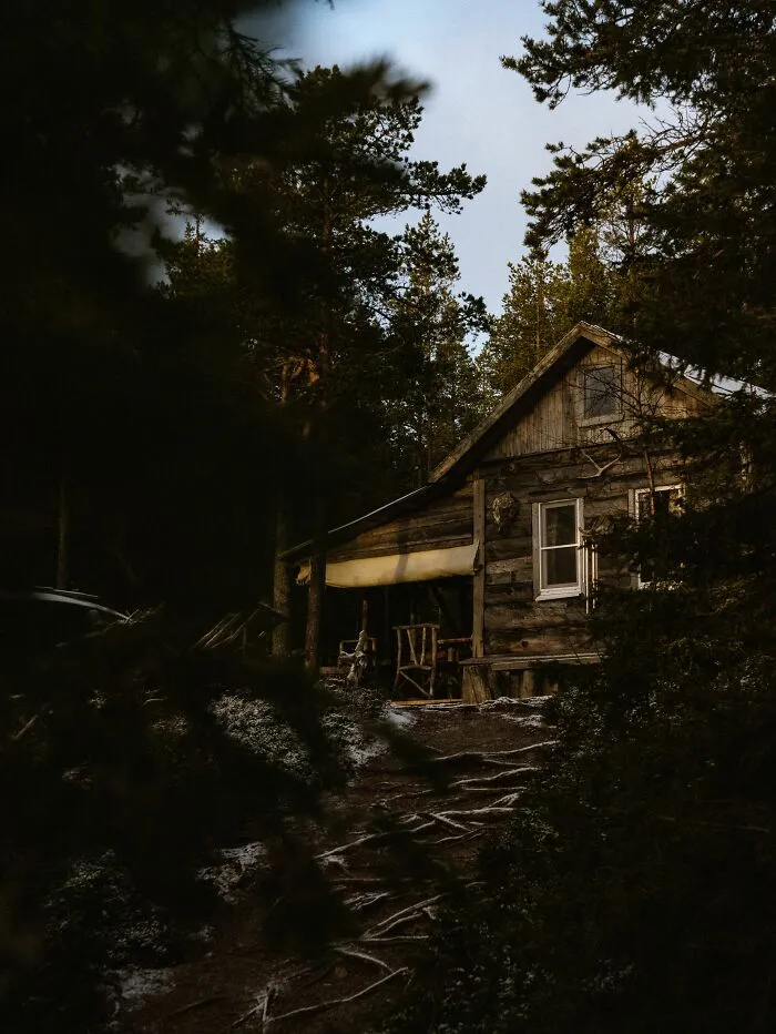 “Creeps Me Out”: 58 People Reveal The North American Folklore That Still Gives Them Chills