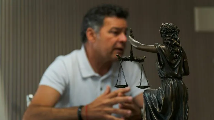 34 Absurd Courtroom Stories That Sound Like Complete Fiction But Are Completely Real