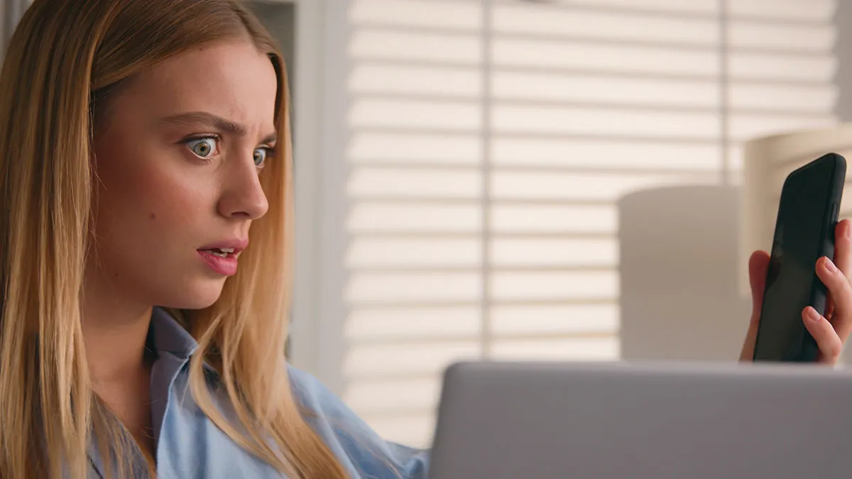 Woman Says Coworker Crossed A Line By Asking If She’s Single, Refuses To Make Him Feel Better