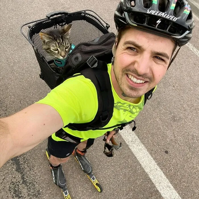 This Man Has All Kinds Of Crazy Adventures With His Cat (33 New Pics)
