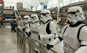 56 Funny And Weird Airport Moments That Could Make Travelers Forget They Even Have A Flight To Catch