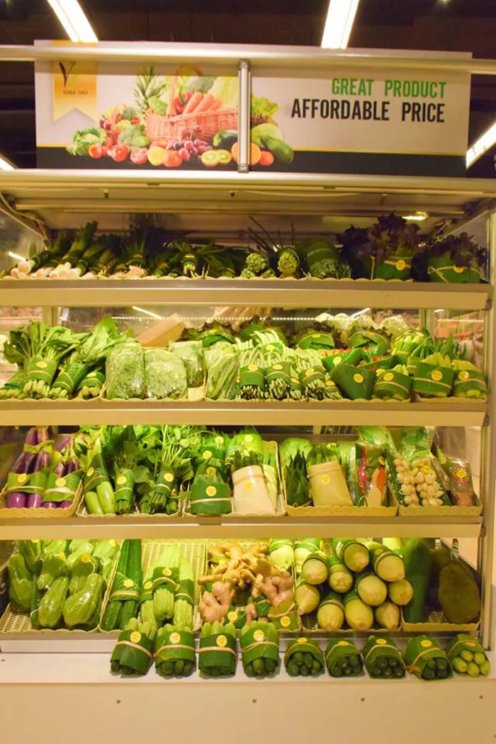 In Order To Start A Positive Change, Supermarkets Across Asia Have Started Using Leaves To Pack Their Vegetables