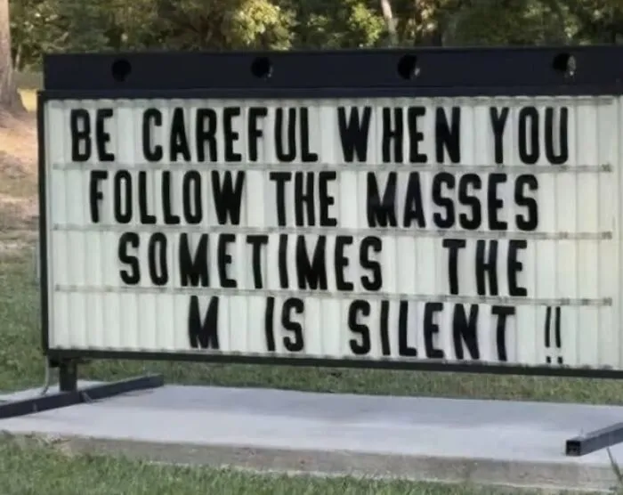 97 Funny Signs People Found In The Wild And Had To Photograph