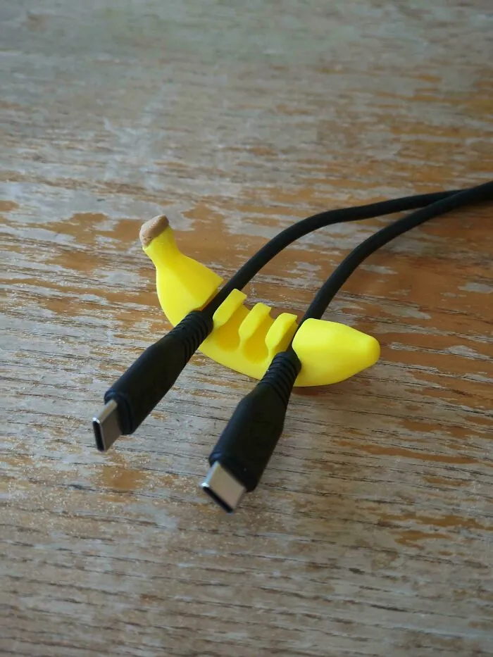 🍌 I Made A Banana Cable Organizer