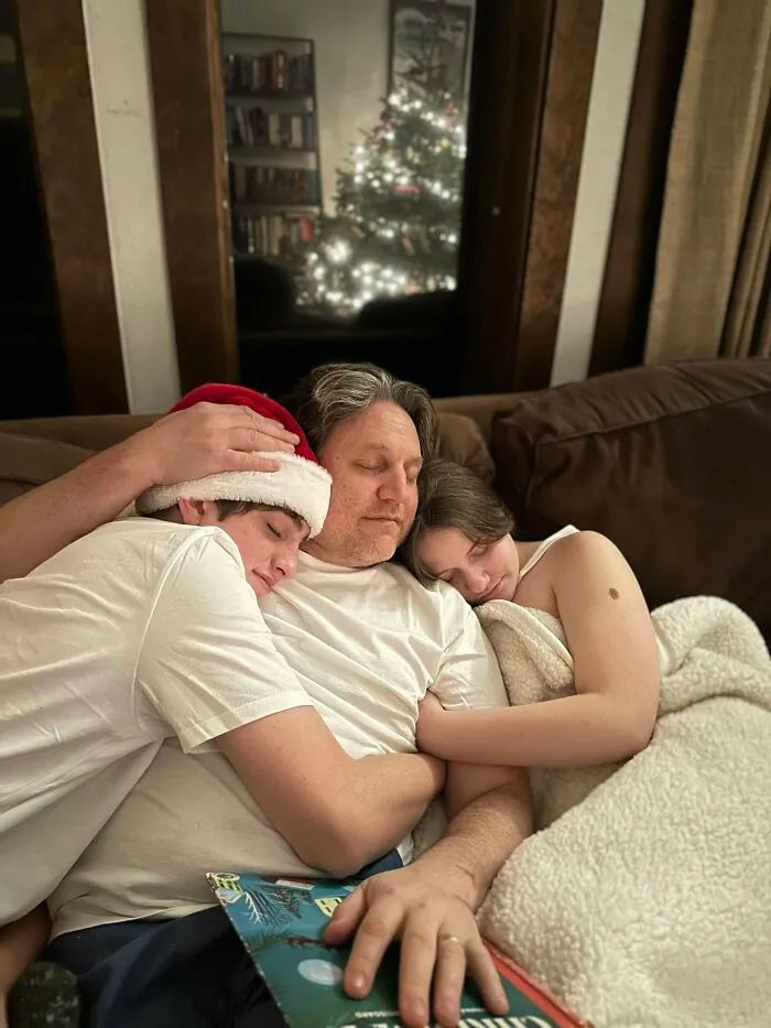 90 Women Share One Simple Pic That Proves They Married Well