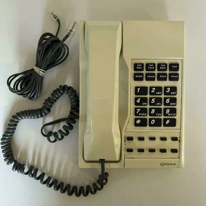 A Pillar Of 90s Technology - The Telstra Tf400c