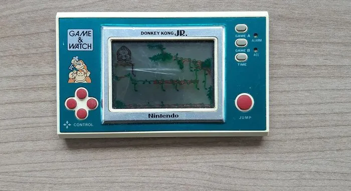 I Found This Old Nintendo Gaming Console From 1982 In My Parent's House