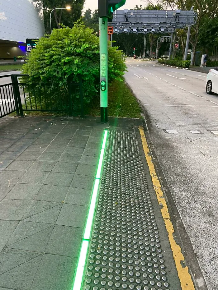 This Crossing With Lights On The Ground That Turn Green/Red