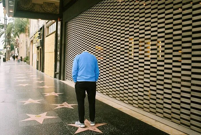 This Photographer Spots Visual Coincidences Most People Would Walk Right Past (61 Pics)