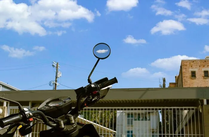 This Photographer Spots Visual Coincidences Most People Would Walk Right Past (61 Pics)