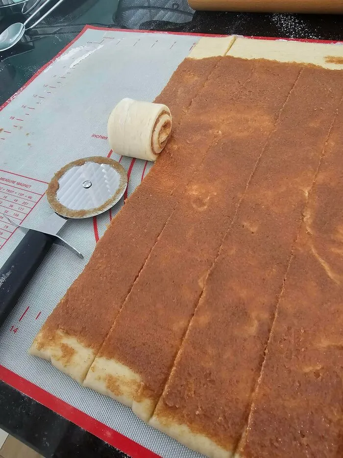 Use A Pizza Cutter For Your Cinnamon Rolls