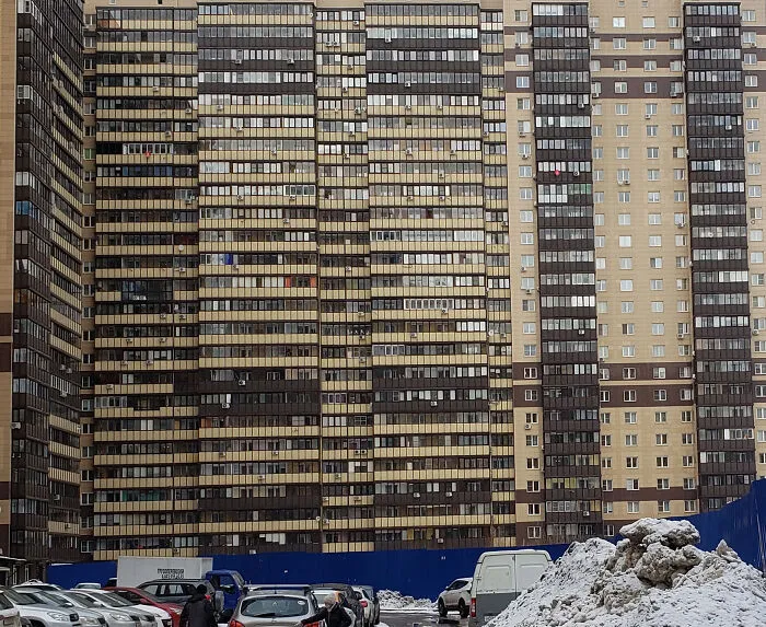 Russian Apartments Built Quickly And With Cheap Materials. There Is No End