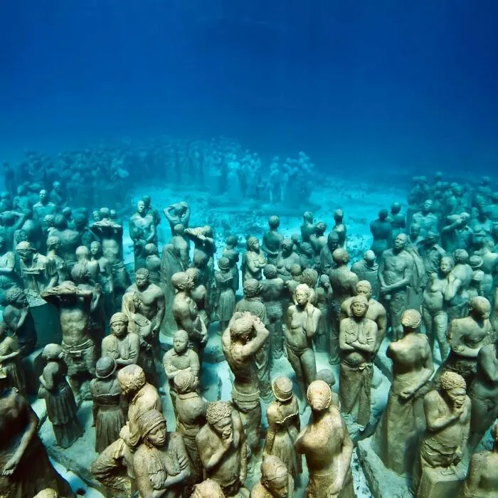 For 20 Years, This Artist Has Been Placing Stunning Sculptures Beneath The Ocean That Support Marine Life (20 New Pics)