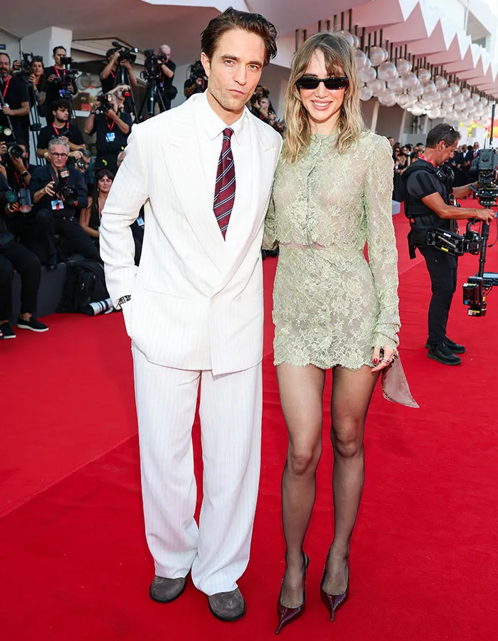 Robert Pattinson & Suki Waterhouse