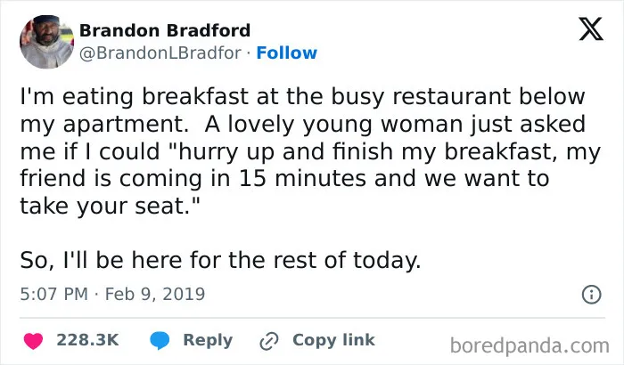 A tweet about entitled people demanding a restaurant customer to hurry up so they can take the table.
