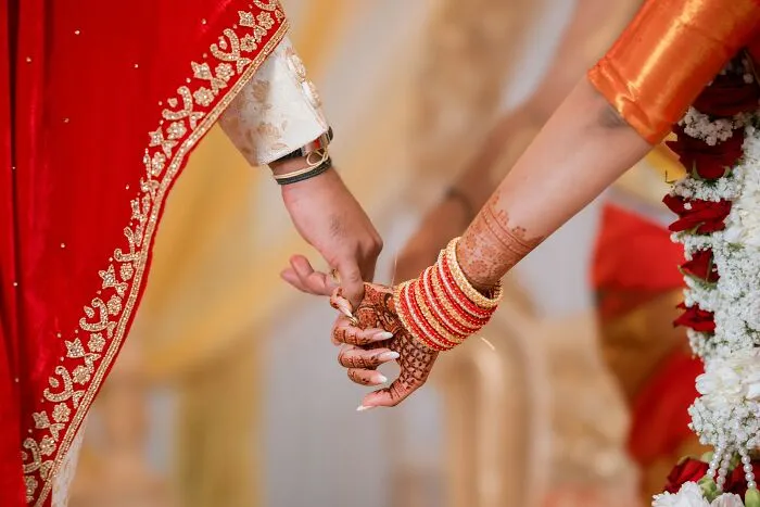 32 People Get Candid About Their Arranged Marriages, And The Answers Are Eye-Opening