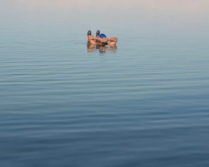 30 Minimalist Photos By Ricky Barel Where Color, Shadow, And Space Do The Talking