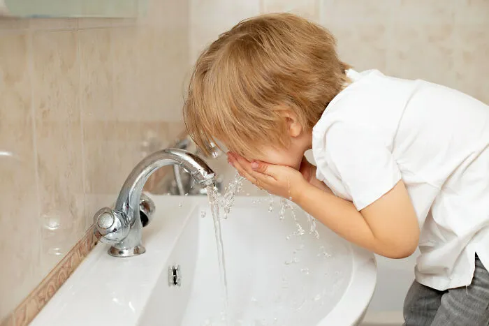 79 People Reveal The Most Ridiculous Accidents They’ve Ever Seen