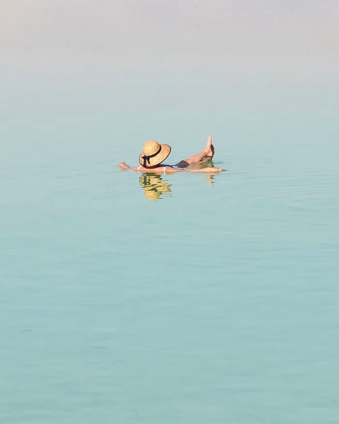 30 Minimalist Photos By Ricky Barel Where Color, Shadow, And Space Do The Talking