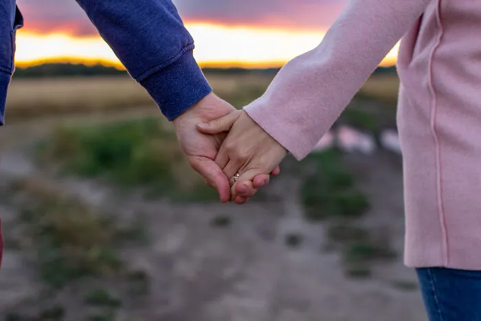 32 People Get Candid About Their Arranged Marriages, And The Answers Are Eye-Opening