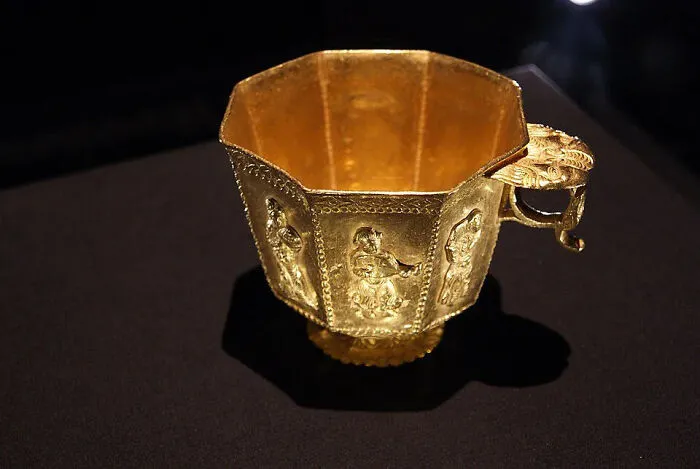 Tang Dynasty Imperial Octagonal Gold Cup