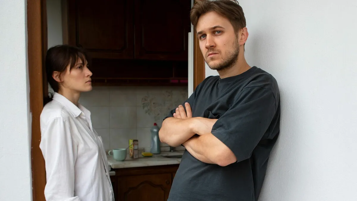 Young Couple Screams At Woman In Her Own Home Until Her Husband Gets An SOS Text And Comes Back Furious