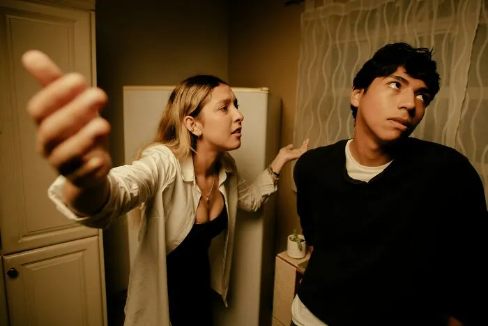 83 Seemingly Ordinary Behaviors That Psychologists Say Are Not Normal At All