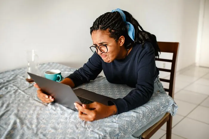 83 Seemingly Ordinary Behaviors That Psychologists Say Are Not Normal At All