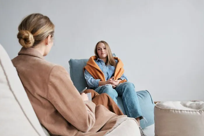 83 Seemingly Ordinary Behaviors That Psychologists Say Are Not Normal At All