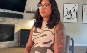 Surrogate Who Refused To End The Pregnancy Slammed By Child's Biological Parents Over Supreme Court Bid