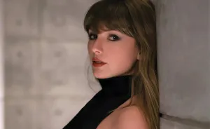 Taylor Swift Slammed After Netizens Spot A Bizarre Detail In Her Latest Photo Announcing Big News