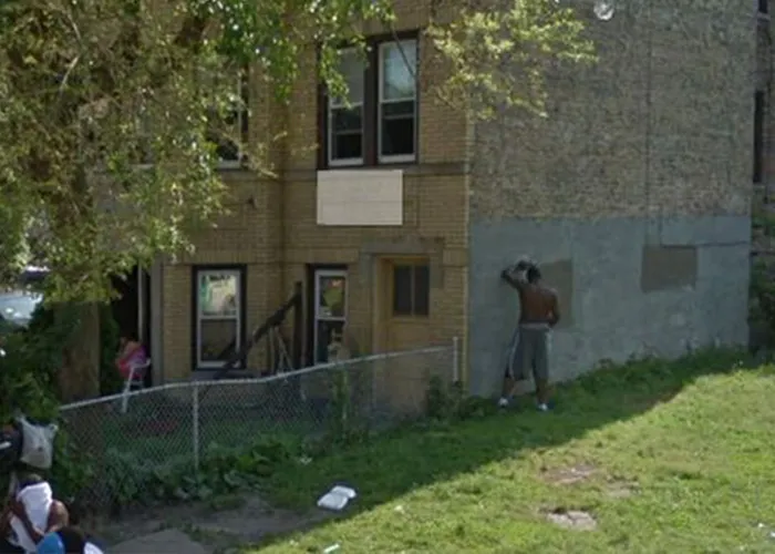 Google Cameras Caught People In Some Seriously Awkward Private Moments 