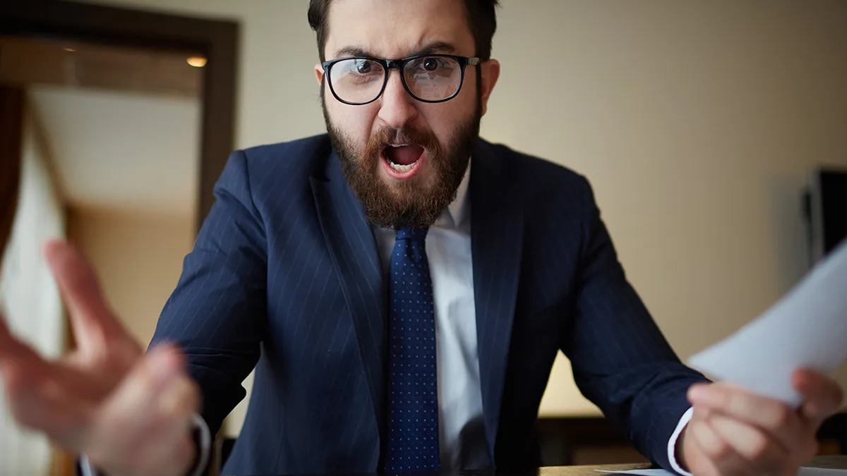 80 Professionals In Different Fields Spill The Tea About Various Signs Telling That Crisis Is Coming