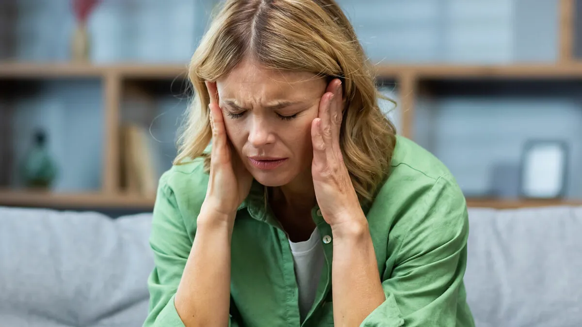 Mother’s Daily Wellness Routine Takes A Serious Turn After She Collapses At Home Unresponsive