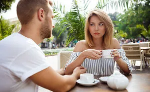 74 First-Date Behaviors So Bizarre Women Didn’t Know How To React