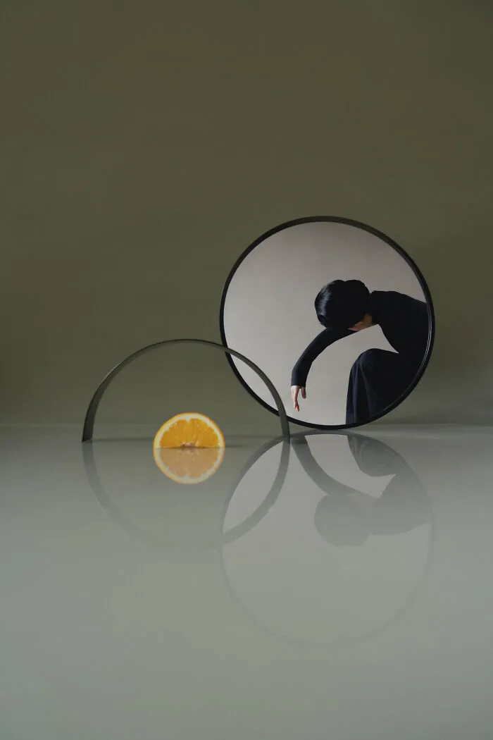 This Photographer Created 32 Dreamlike Shots Using Only Reflections And Household Objects