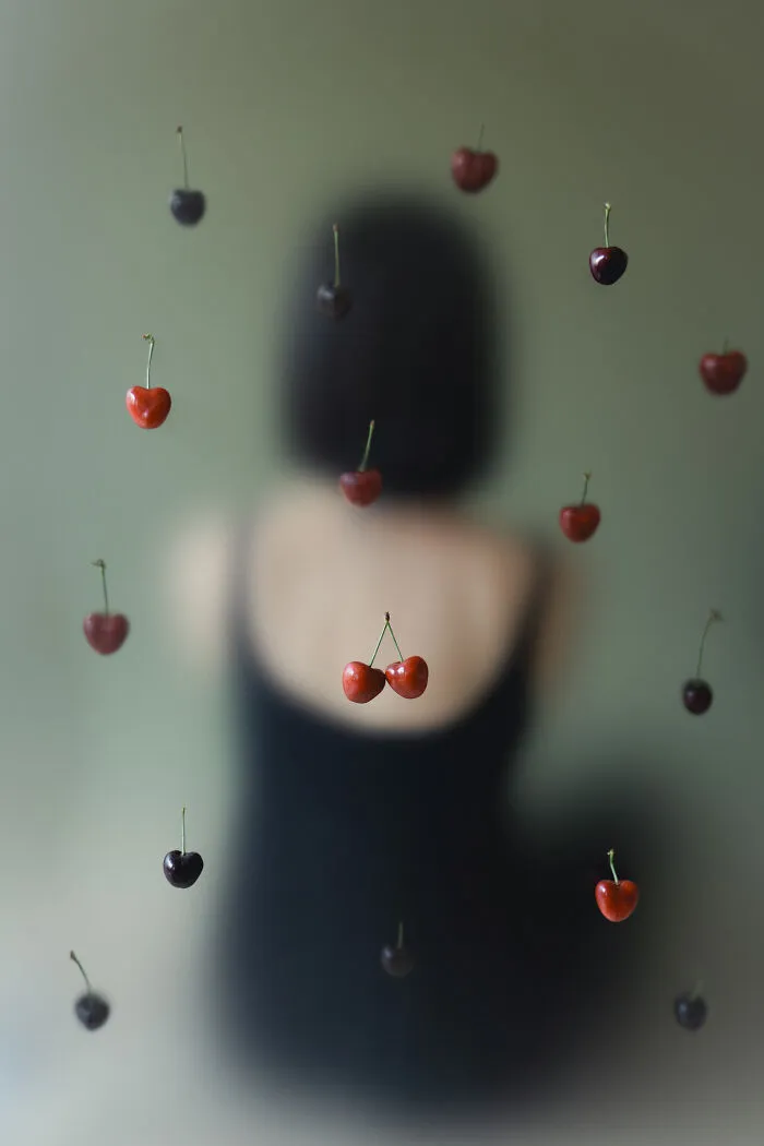 This Photographer Created 32 Dreamlike Shots Using Only Reflections And Household Objects
