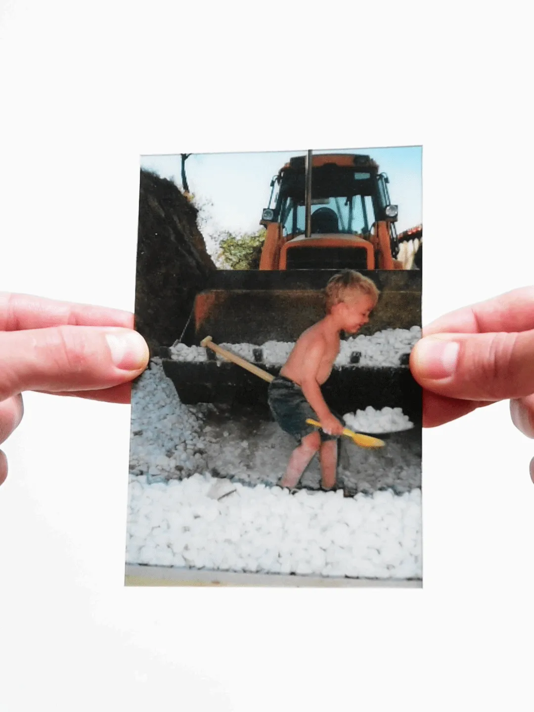 Photographer Uses AI And Photoshop To Reconstruct Family Photos Without His Father (20 Pics)