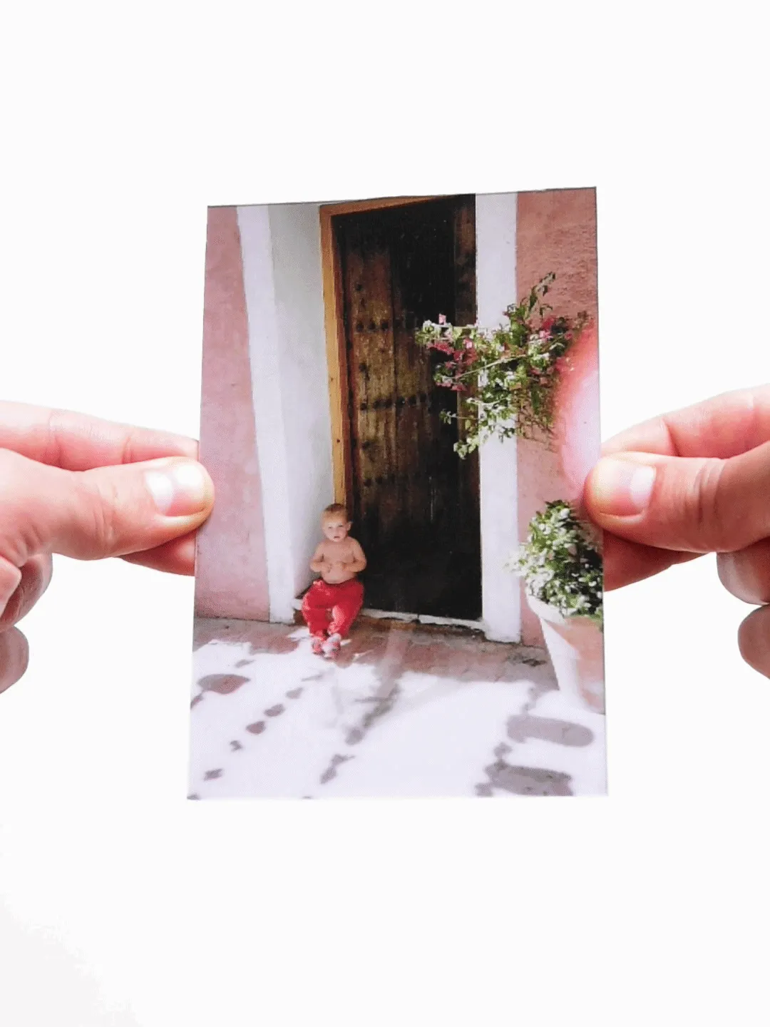 Photographer Uses AI And Photoshop To Reconstruct Family Photos Without His Father (20 Pics)