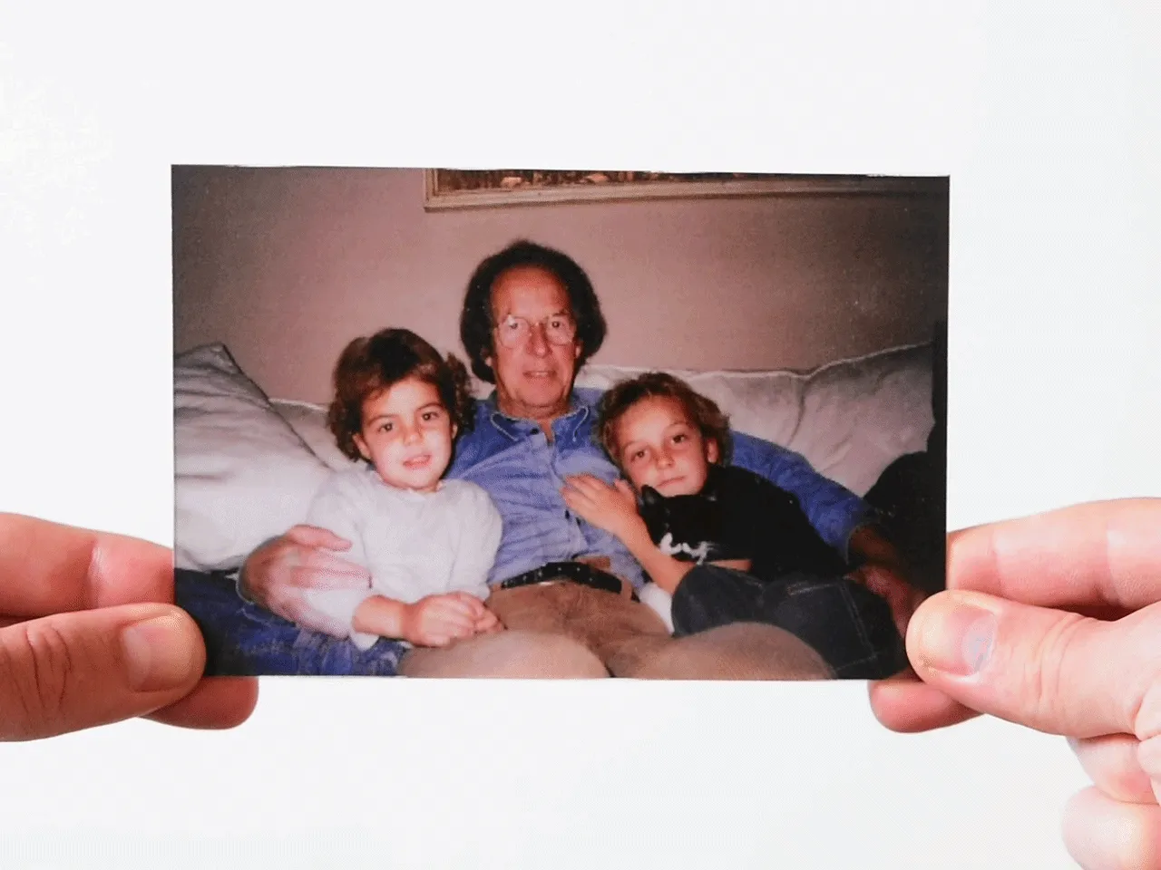 Photographer Uses AI And Photoshop To Reconstruct Family Photos Without His Father (20 Pics)